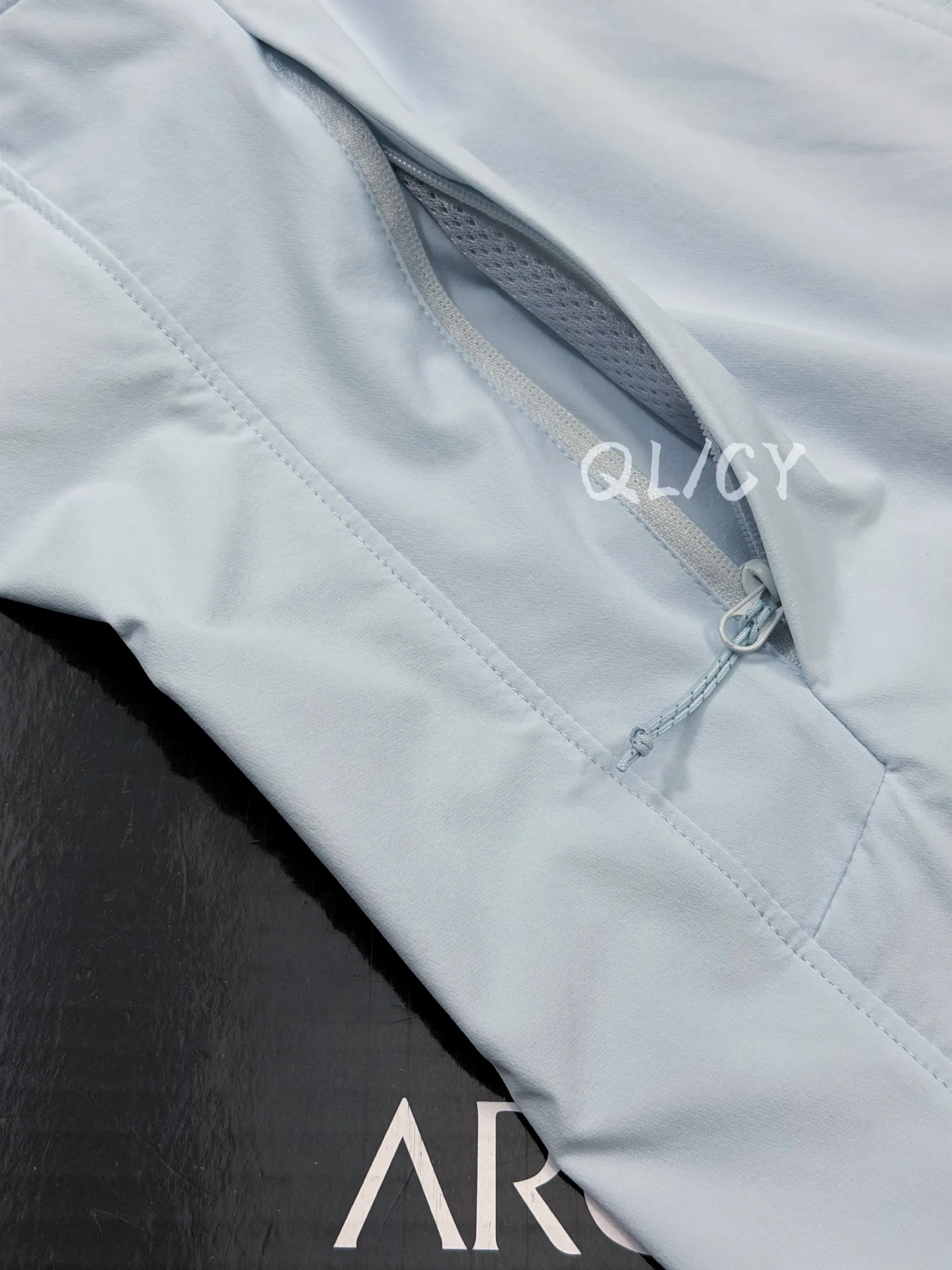G 44 Arcteryx GAMMA LIGHTWEIGHT HOODY Breathable UPF 75+ 、 Same Style 。 🔍 • ： ， 、Breathable ， “ ” 。 • ： Fortius™ 2.0 ， 、 ， Breathable ， • ： ◦ ， ， 。 ◦ ， ， 、leggings 。 ◦ （ Purple ）， ， 。 • ： 、 、 ， 。 💡 • Size： Size ， 。 • ： ◦ ： T / ， ， Sneakers Boots。 ◦ ： 、 ， 。 • ： ， ， 。